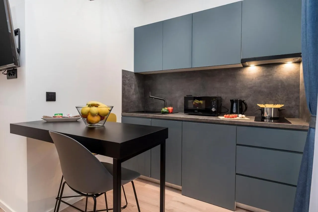 Deluxe Apartments 