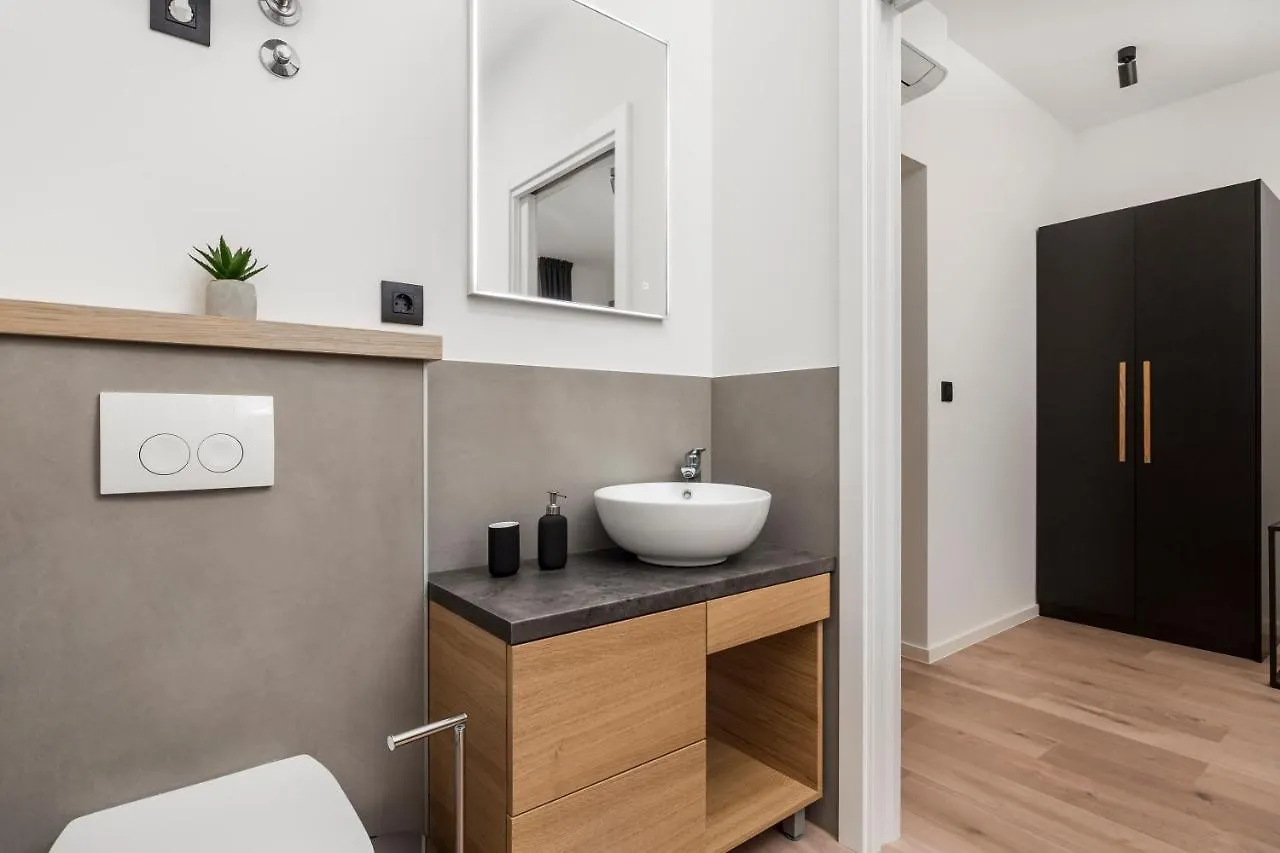 Deluxe Apartments 